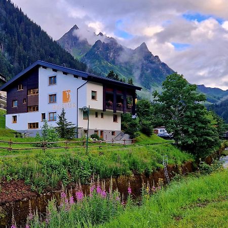 Gasthof-Pension Wulfenia Gargellen Zewnętrze zdjęcie